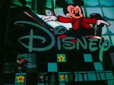 Haga click para ver la imagen ampliada disney store.jpg